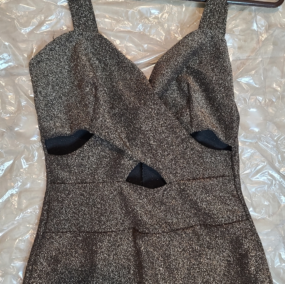 Hermosa vestido.